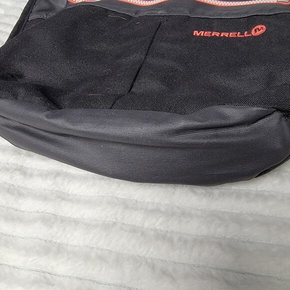 Merrell Black Messenger Crossbody Bag Adjustable Strap Outdoor Travel Work - Picture 10 of 10